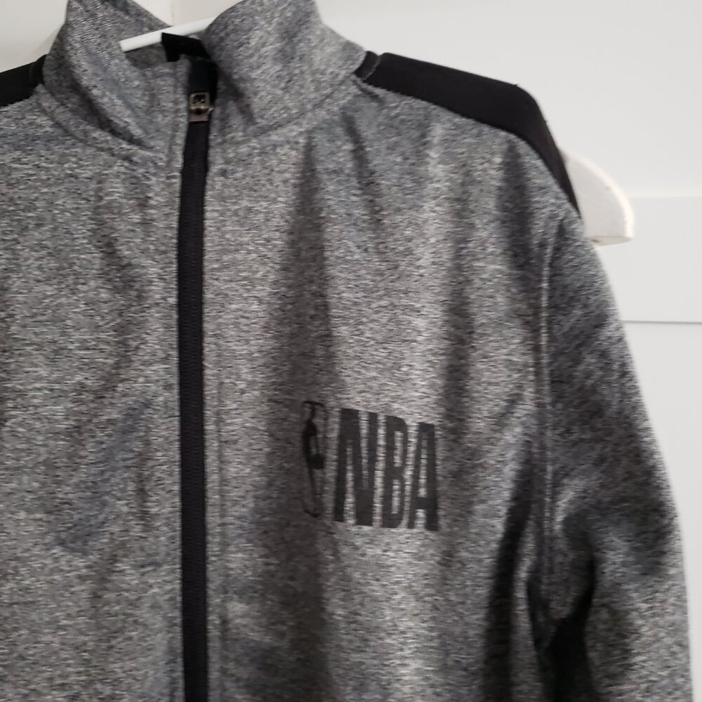 EUC NBA heather gray pockets front zip (S - 8) - Picture 3 of 5